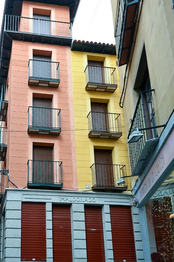 Apartamentos Turisticos Toledo Apartment